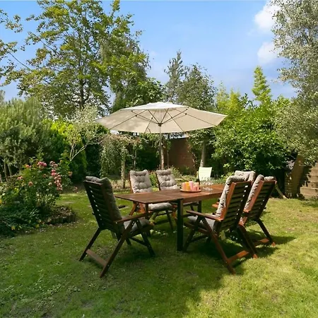 Huswell - Modernist Design House With Garden Near The